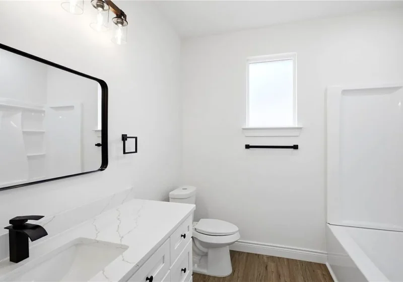 462 Carriage Trail, Montgomery TX — bathroom