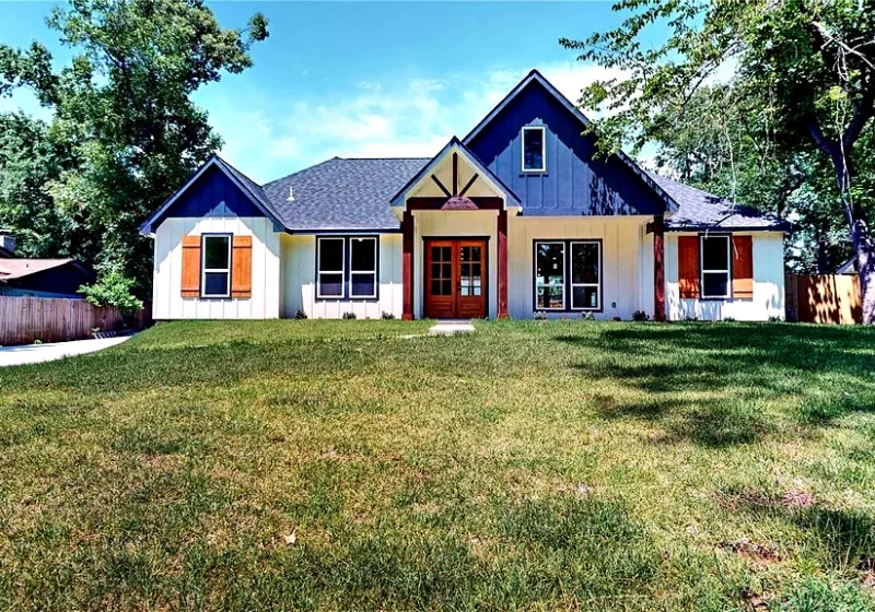 462 Carriage Trail, Montgomery TX — exterior front