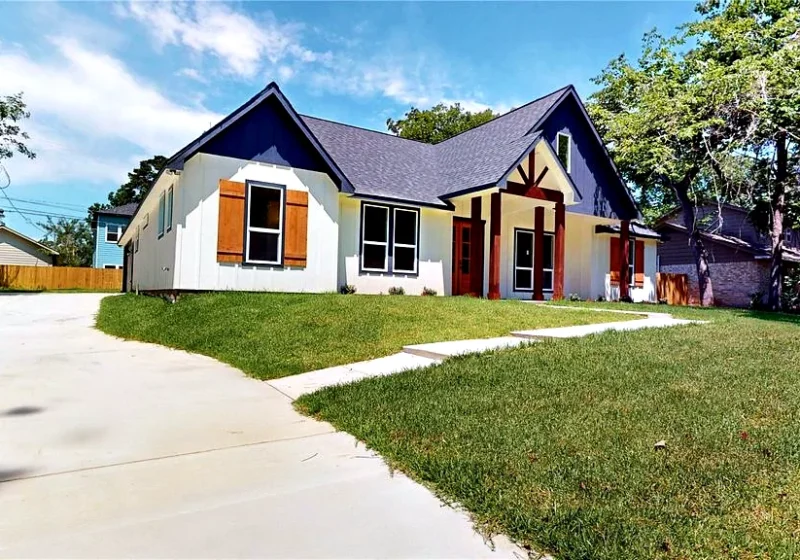 462 Carriage Trail, Montgomery TX — exterior front