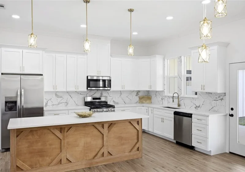 462 Carriage Trail, Montgomery TX — kitchen