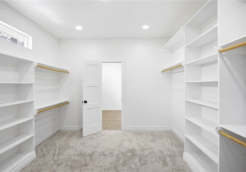 462 Carriage Trail, Montgomery TX — primary closet
